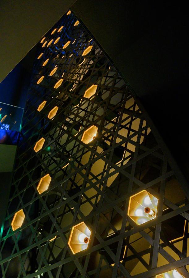 Hotel Viena Сату Маре Екстериор снимка