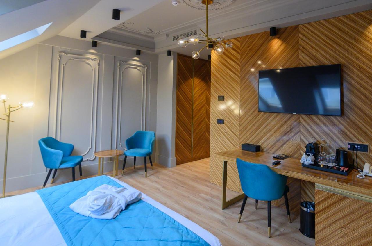Hotel Viena Сату Маре Екстериор снимка