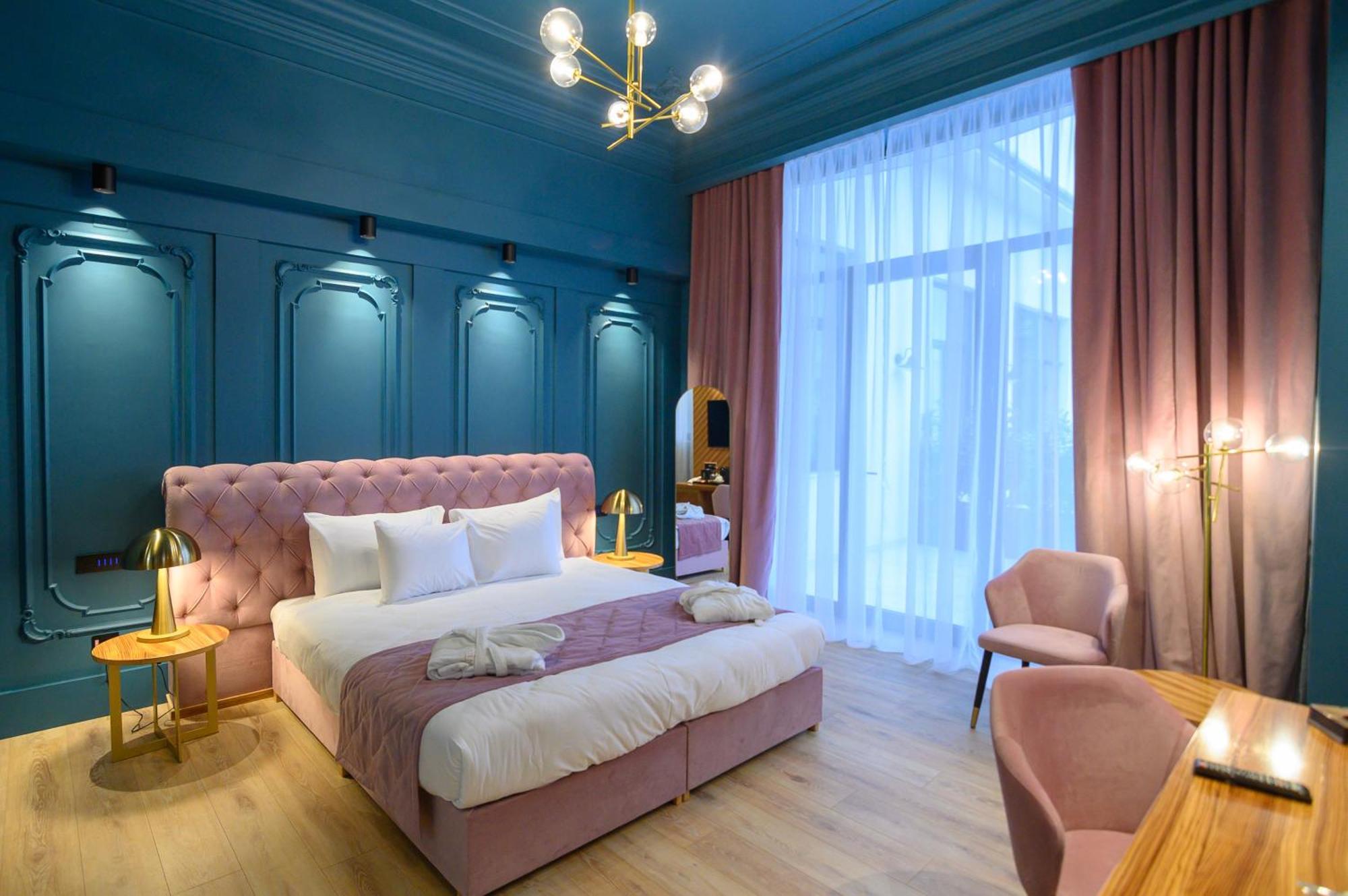 Hotel Viena Сату Маре Екстериор снимка